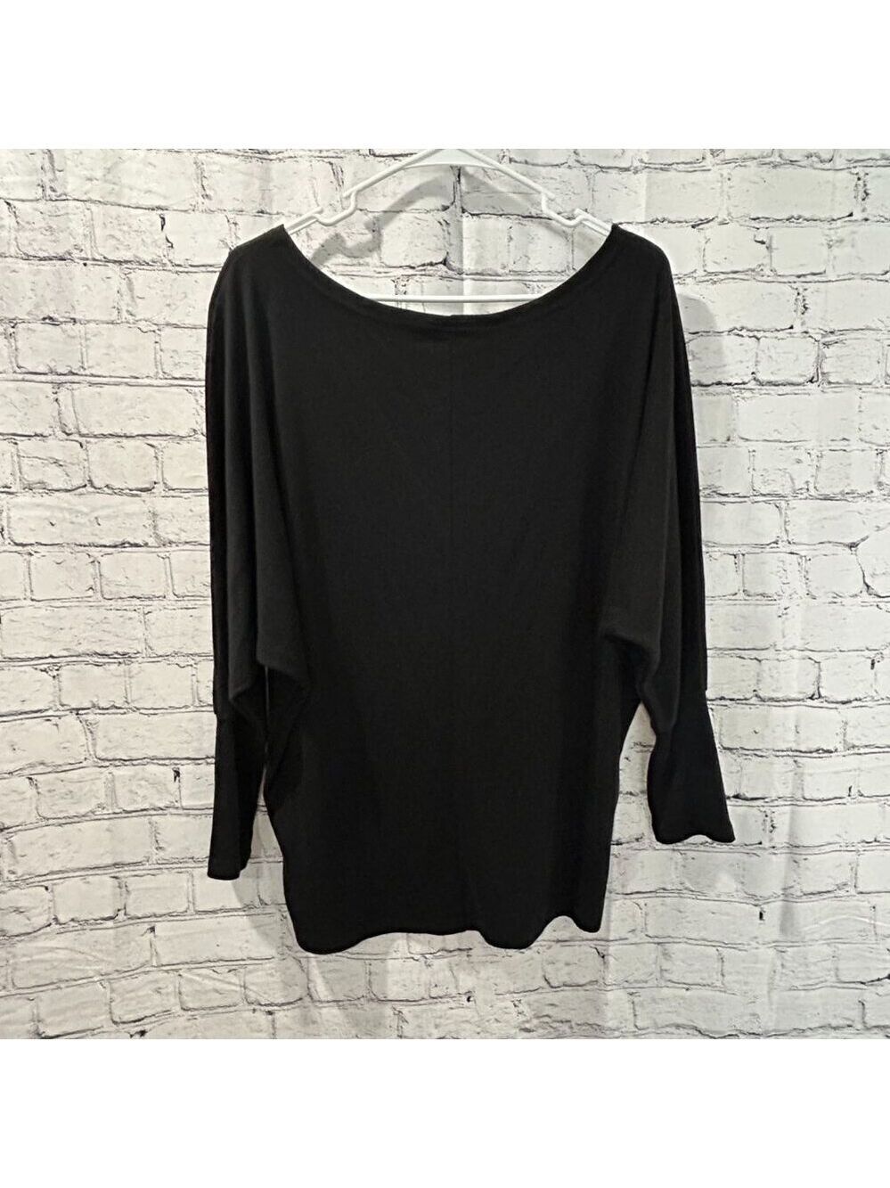 Ladies New with tags long sleeve top Size M - Picture 2 of 3